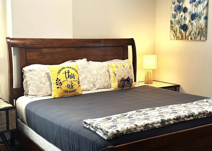 G4 King Bed Central Location Museums Free Parking